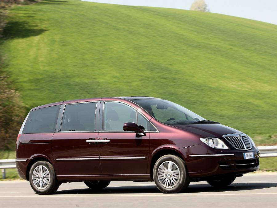  Lancia Phedra 2008 года  (фото 11 из 16)